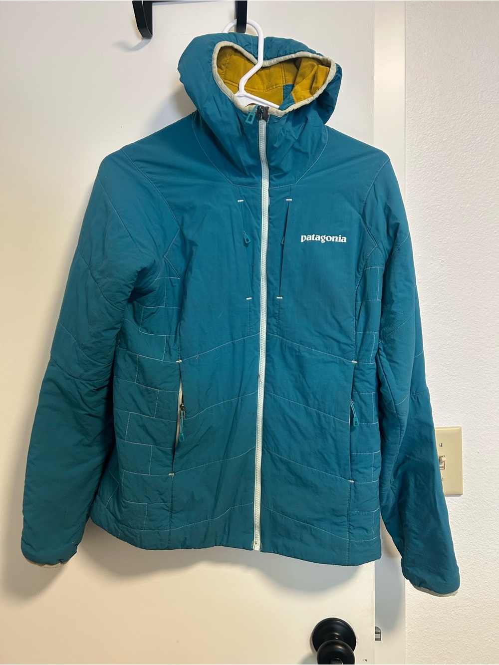 Patagonia Hooded Down Jacket - Women's Small